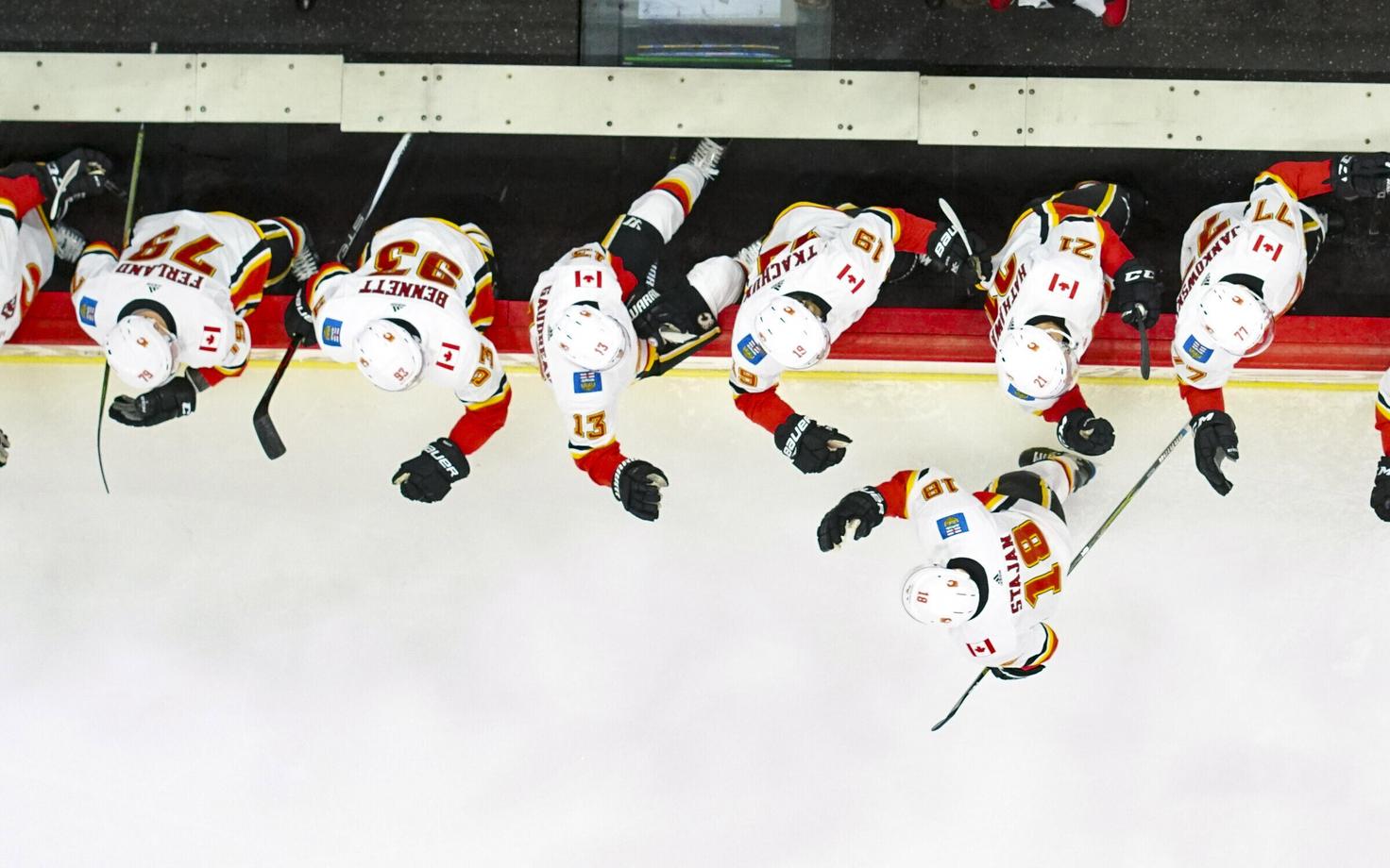 Matt Stajan (nr 18) viskas Flamesi eest kaks väravat.