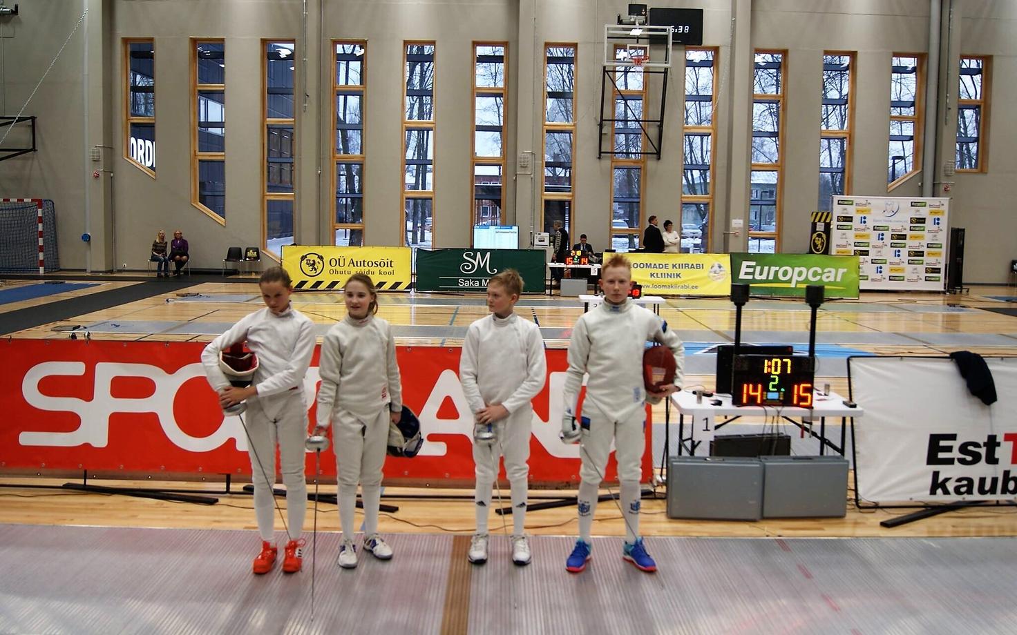 U-14 Euroopa karikaetapi finalistid Amina Marnova ja Luiza Novosjolova ning Markus Salm ja Oliver Laasik.