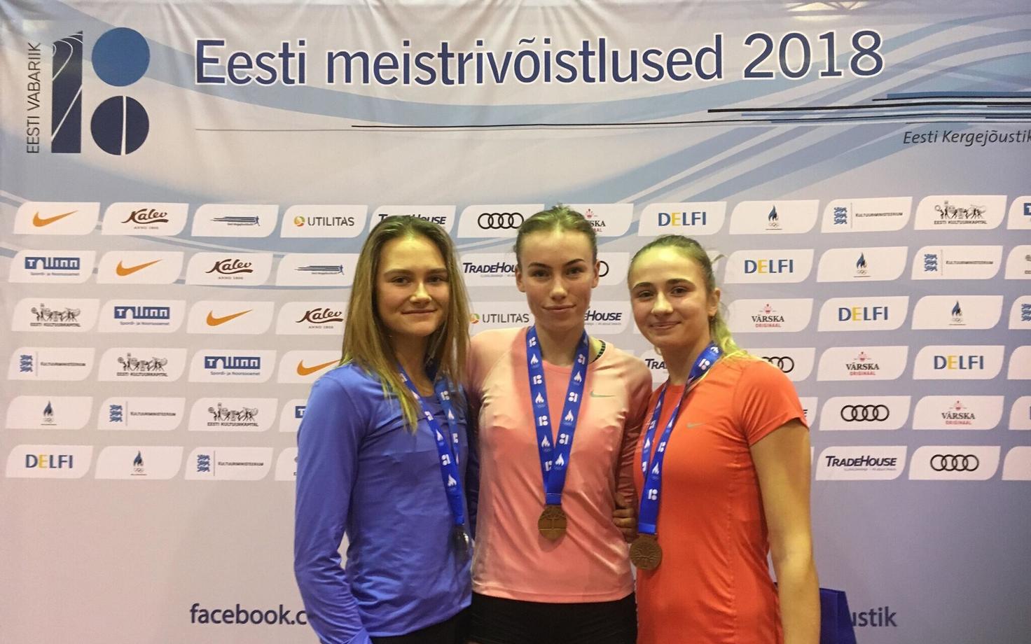 Neidude U-18 vanuseklassi esikolmik.