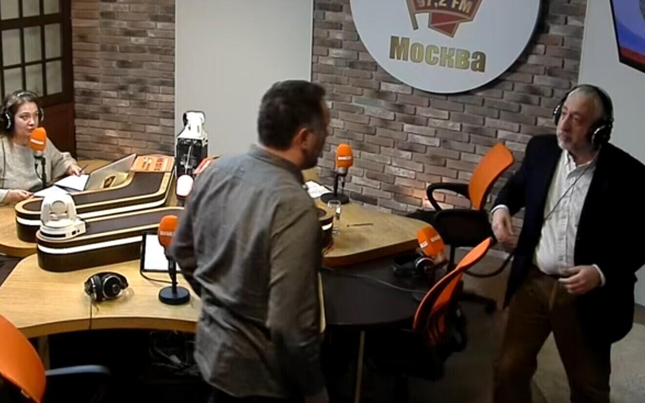 Maksim Ševtšenko (vasakul) ja Nikolai Svanidze vastasseis Komsomolskaja Pravda stuudios.
