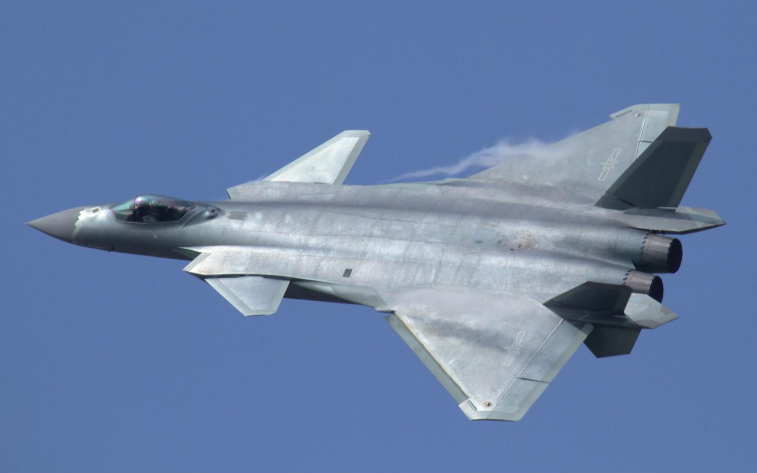 Varghävitaja Chengdu J-20 2016. aastal lennuesitlusel.