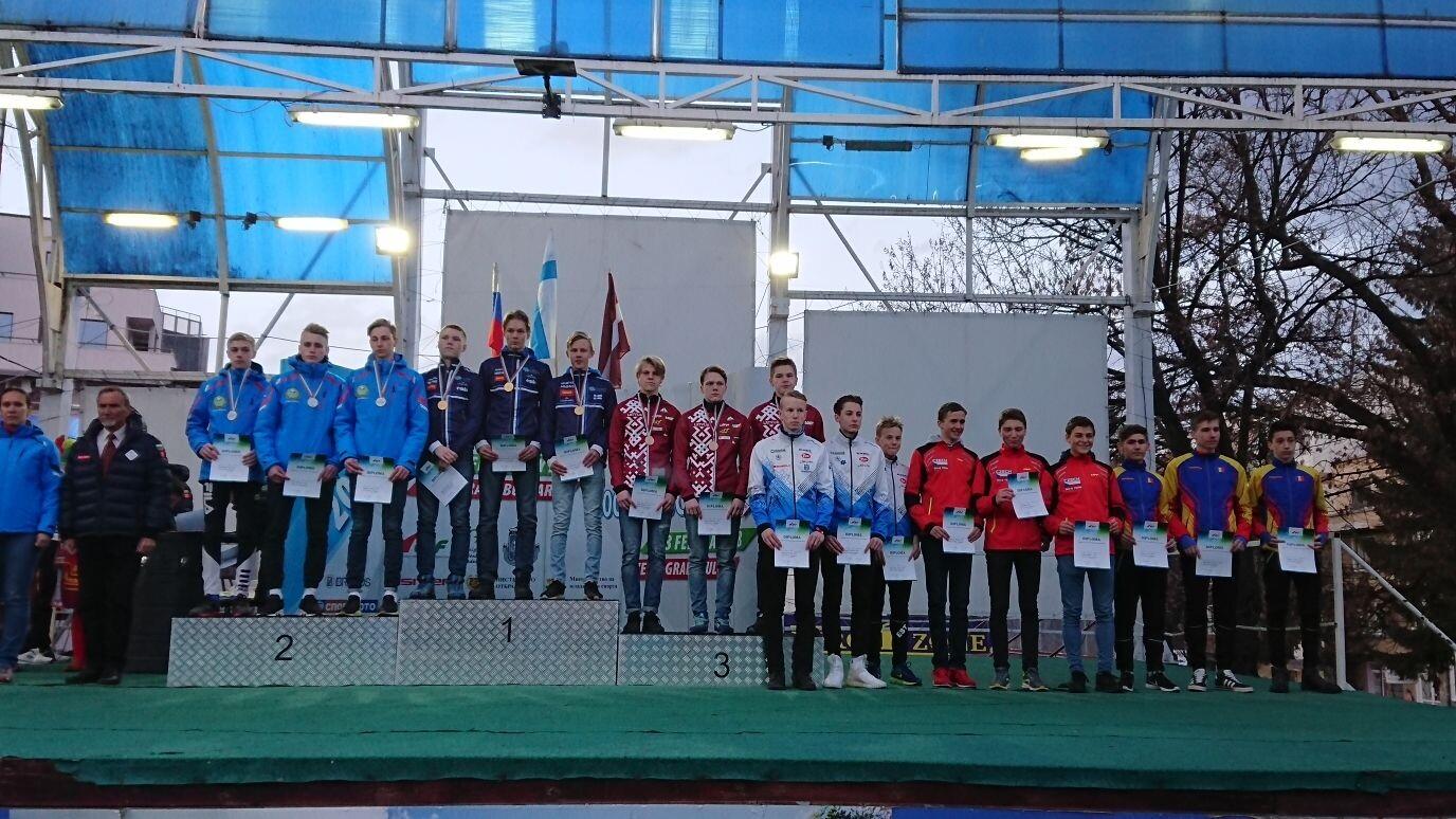 M-17 vanuseklassi noormehed EM-i teatesõidu poodiumil