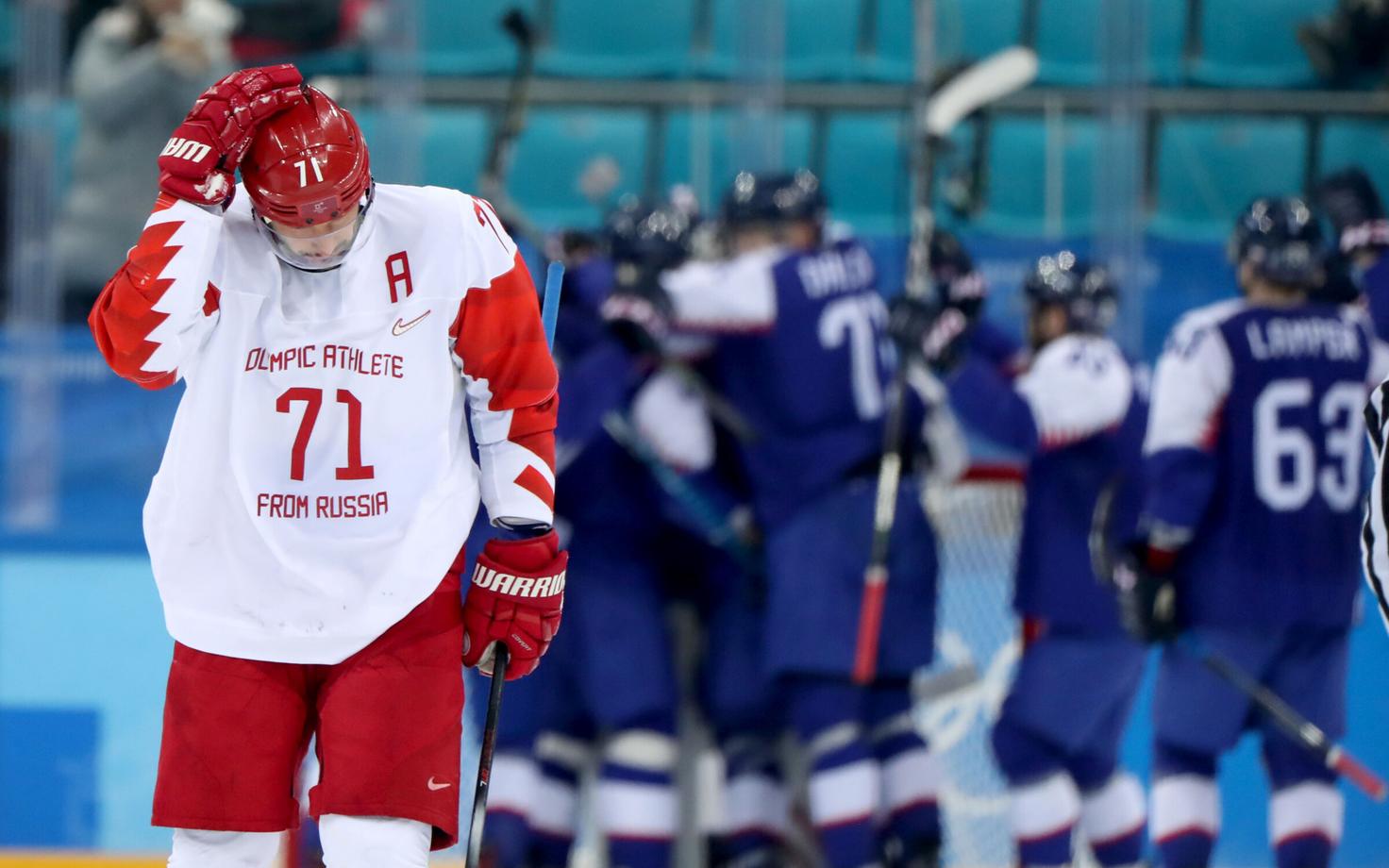 Российские хоккеисты пять раз встречались со словаками на Олимпийских играх, проиграв в трех матчах.