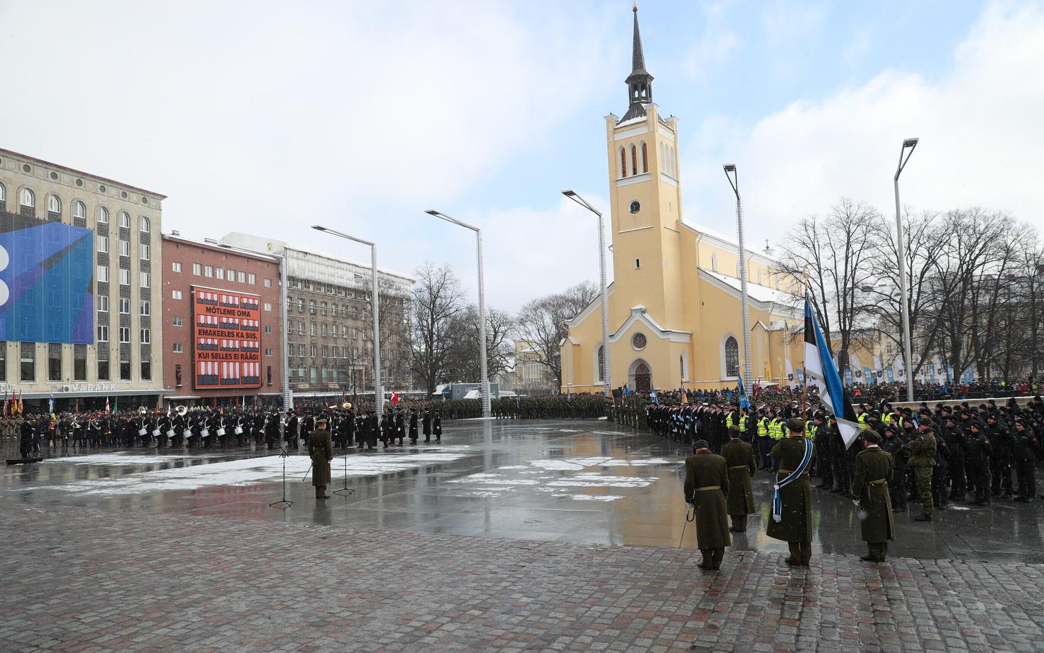 Парад Сил обороны на площади Вабадузе в 2018 году