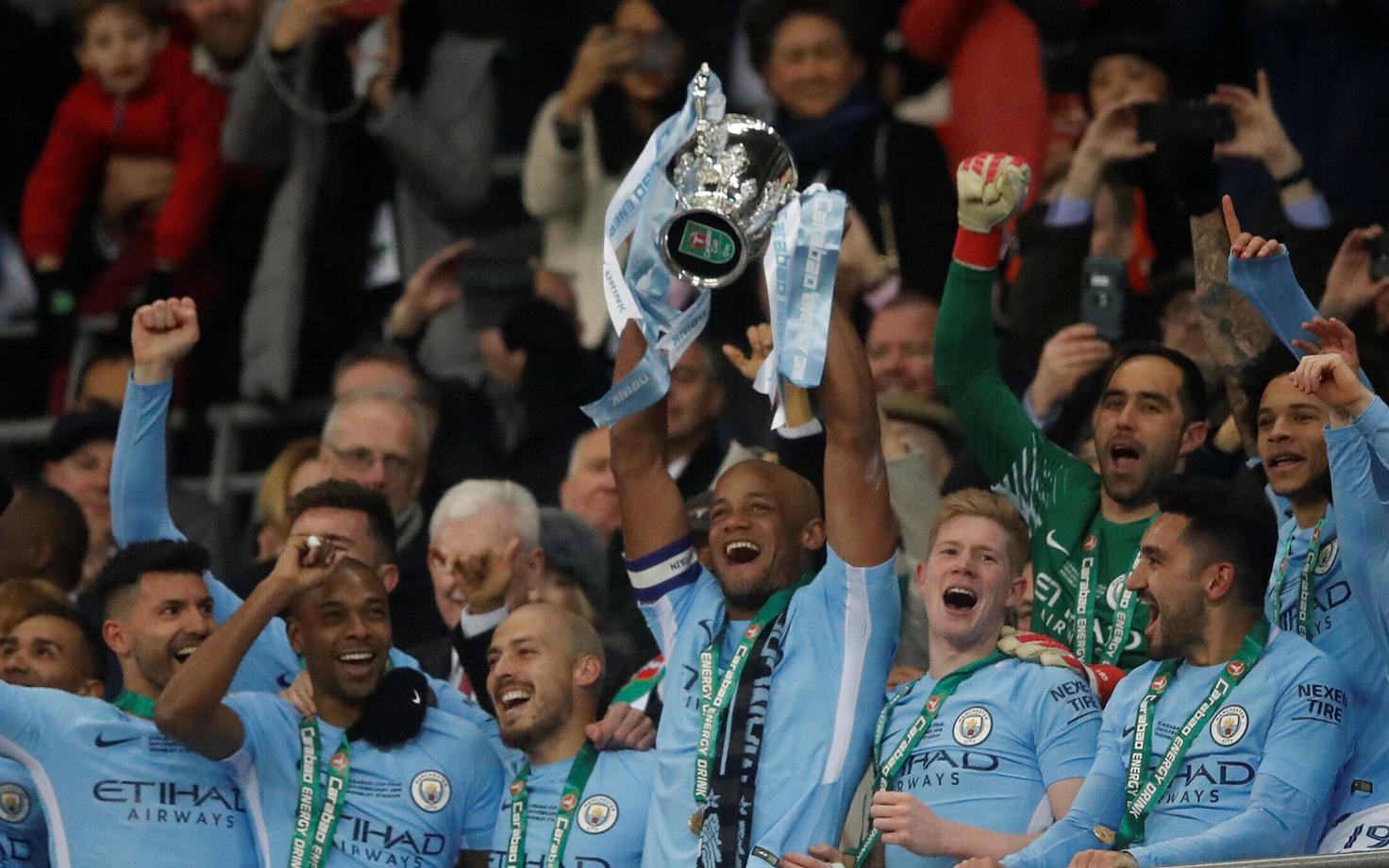 Liigakarika võitnud Manchester City meeskond.