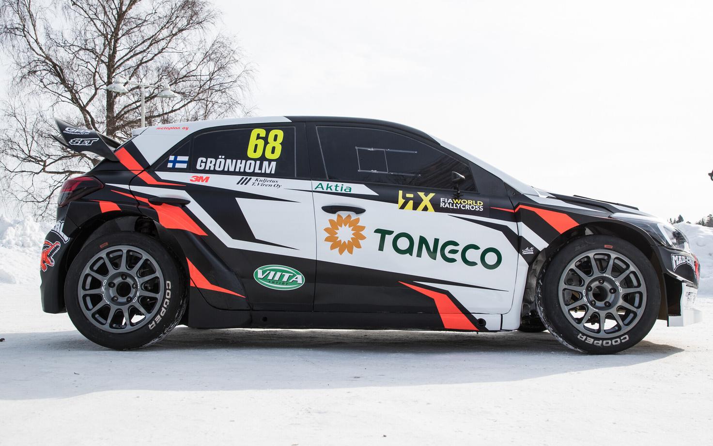 Niclas Grönholmi uue hooaja võistlusauto.