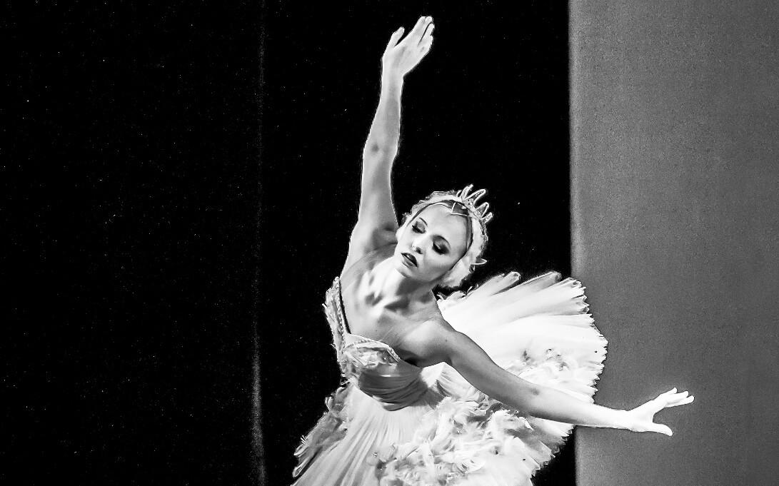 Rünno Lahesoo jäädvustus: Ketlin Oja, Odette Tallinna balletikooli lõpetamisel 2015