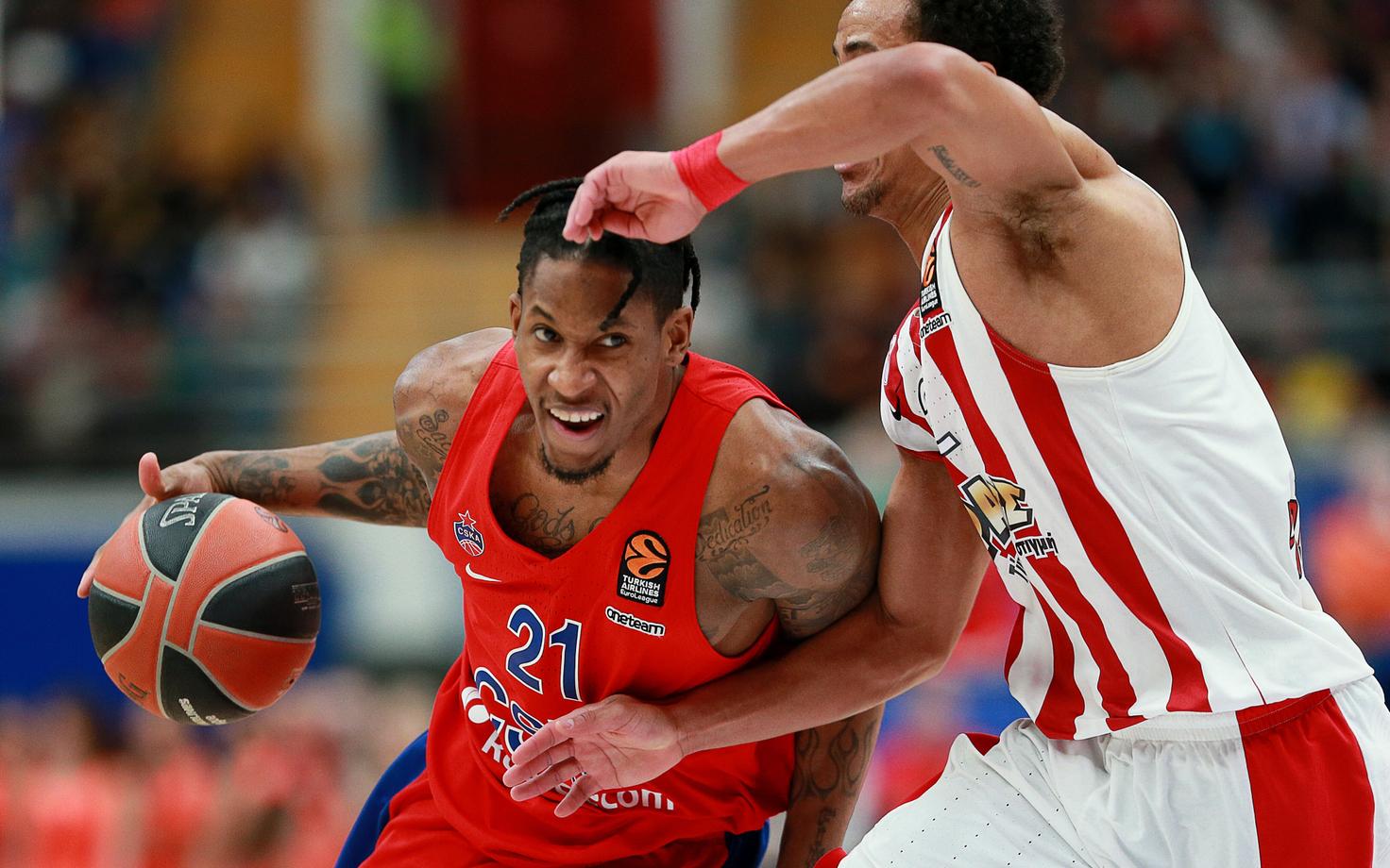 Will Clyburn (palliga) ja Brian Roberts