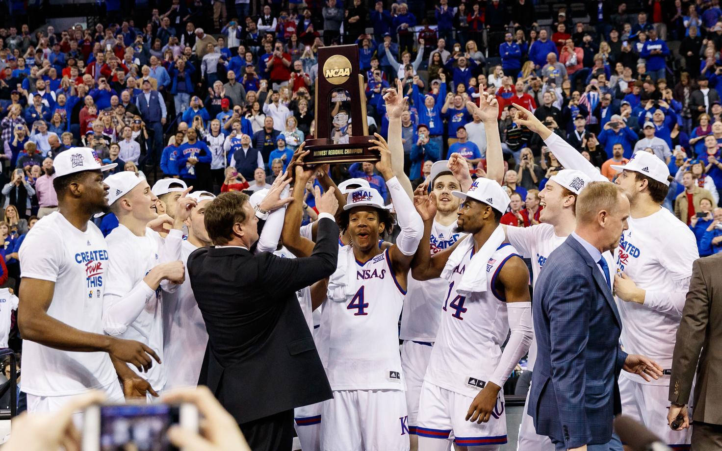 Kansas Jayhawks alistas kesklääne turniiri finaalis Duke Blue Devils'i 85:81