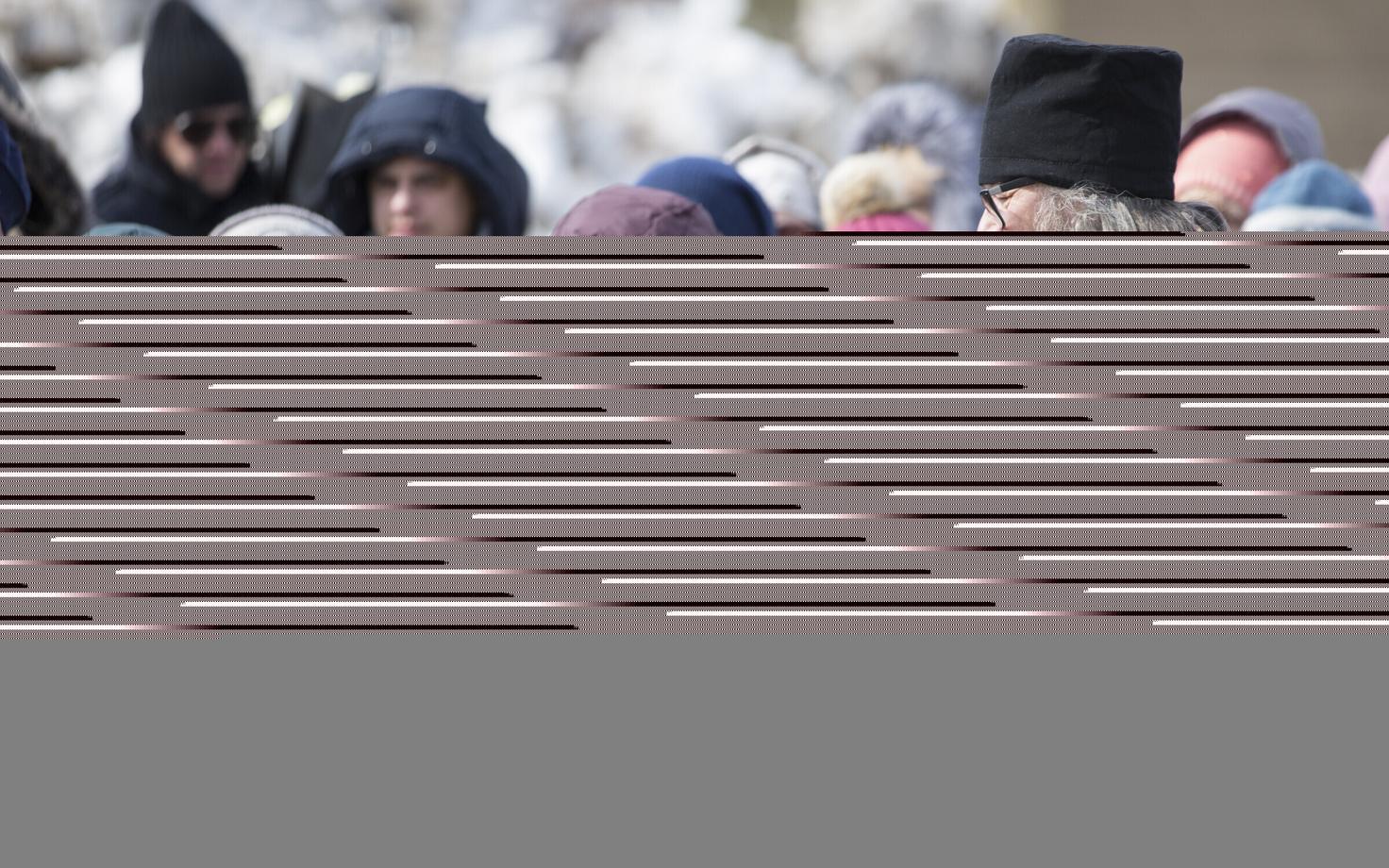 При пожаре в кемеровском торговом центре погибли 64 человека.