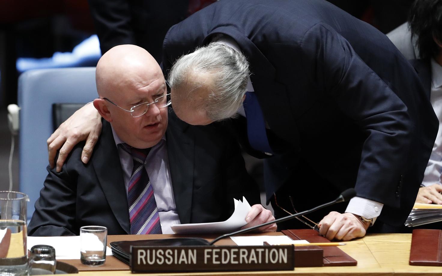 Venemaa suursaadik ÜRO-s Vassili Nebenzja ja Süüria suursaadik Bashar Jaafari.