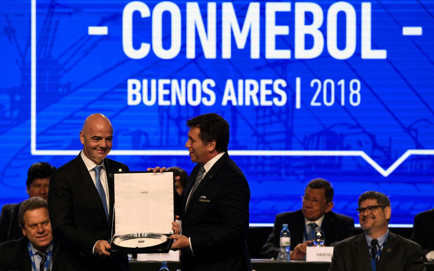 Gianni Infantino (vasakul)