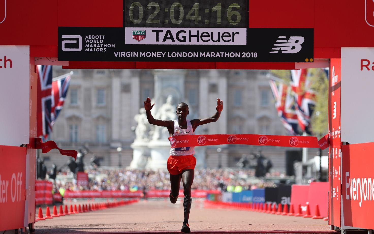 Eliud Kipchoge võitis kolmandat korda Londoni maratoni.