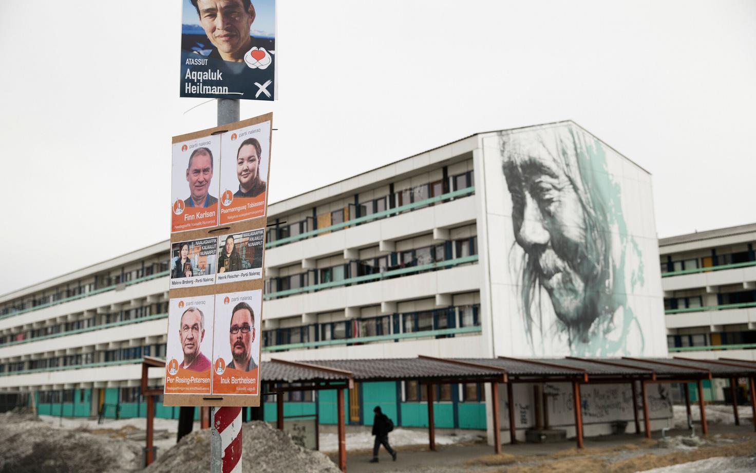 Valimisplakatid Gröönimaa pealinnas Nuukis.