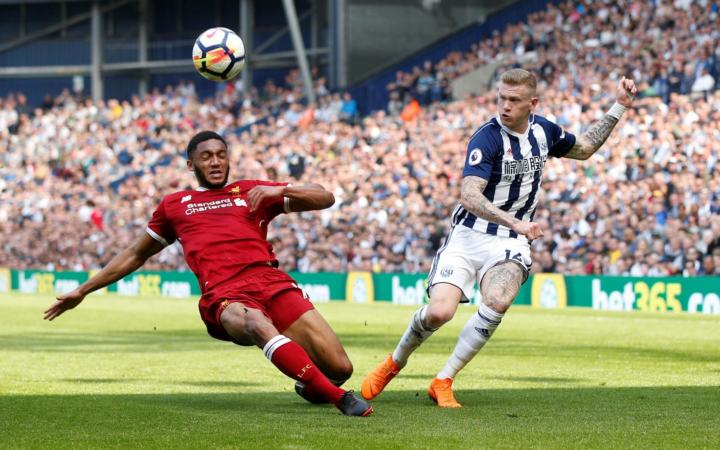 Joe Gomez (vasakul).