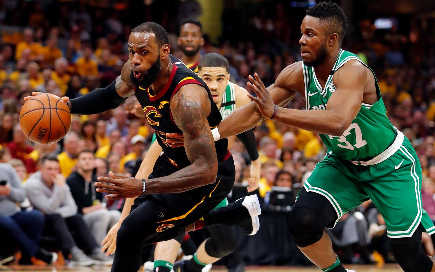 LeBron James ja Semi Ojeleye