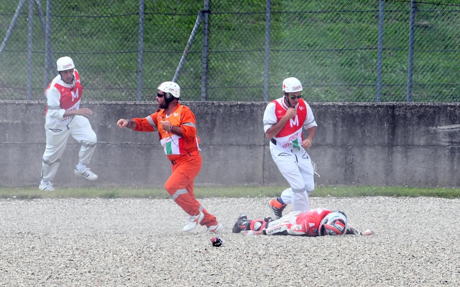 Michele Pirro elas Mugello ringrajal üle ränga kukkumise