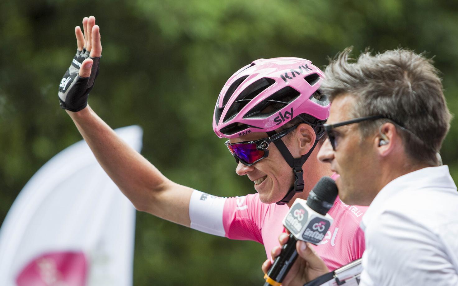 Chris Froome (vasakul) tegi Giro d'Italiat võites ajalugu. Ta pälvis kolmanda suurtuuri järjest