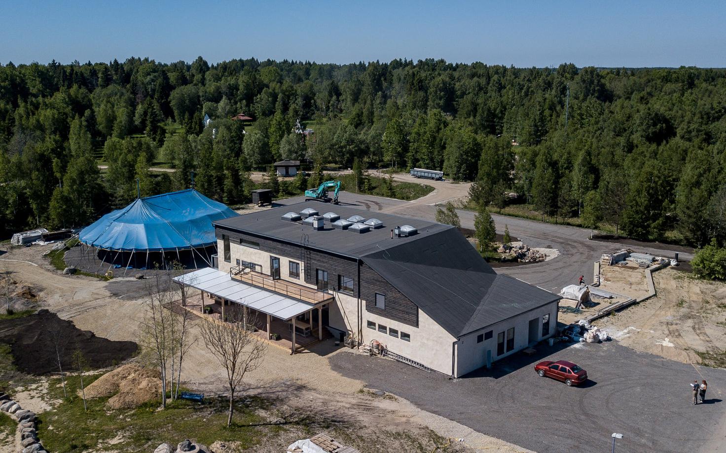 Lilleorgu ehitatav koolimaja.