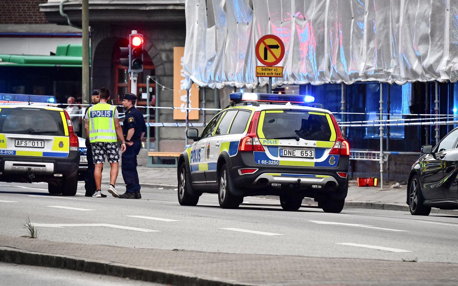 Rootsi politsei Malmös tulistamispaigas.