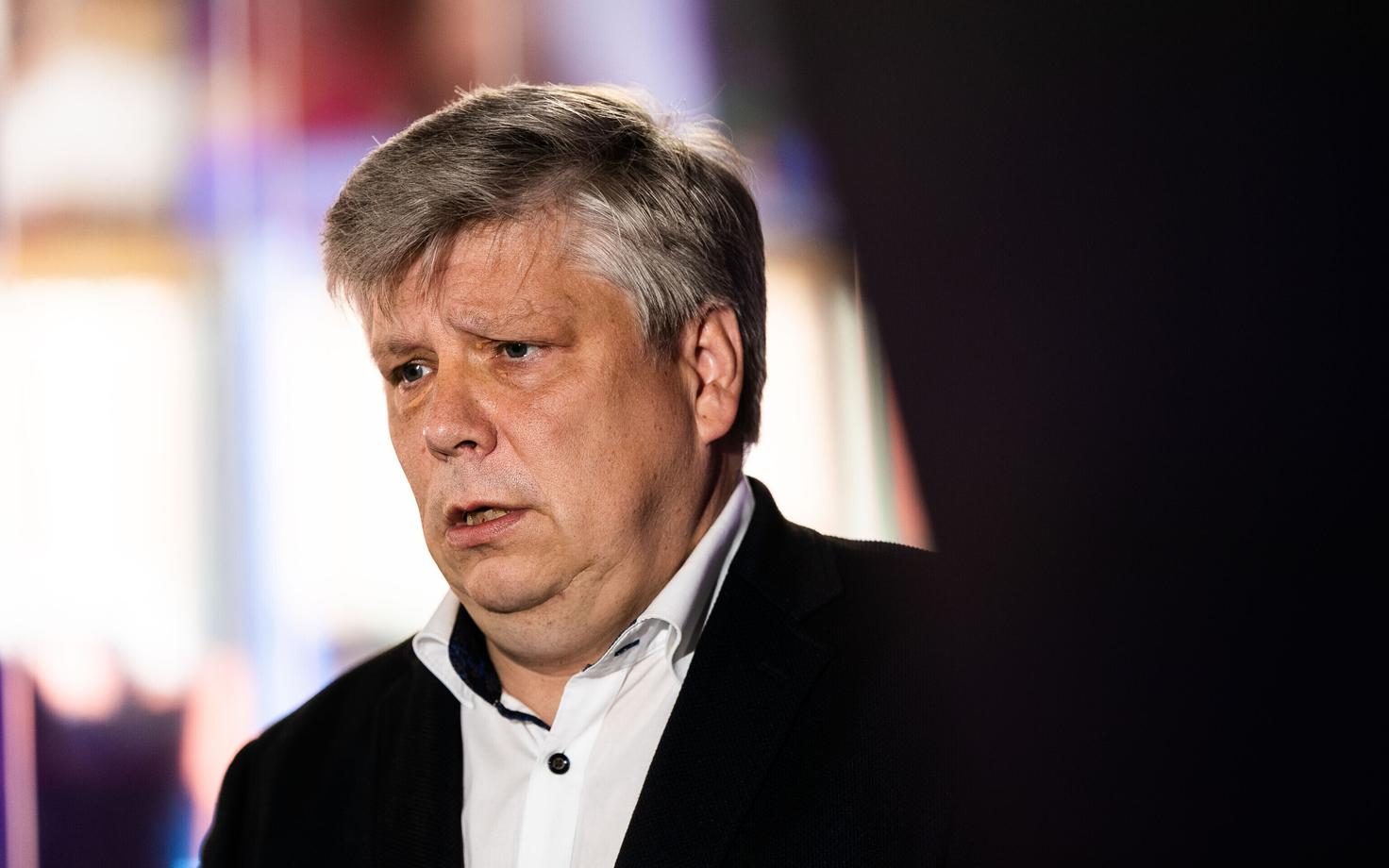 Министр окружающей среды Сийм Кийслер.