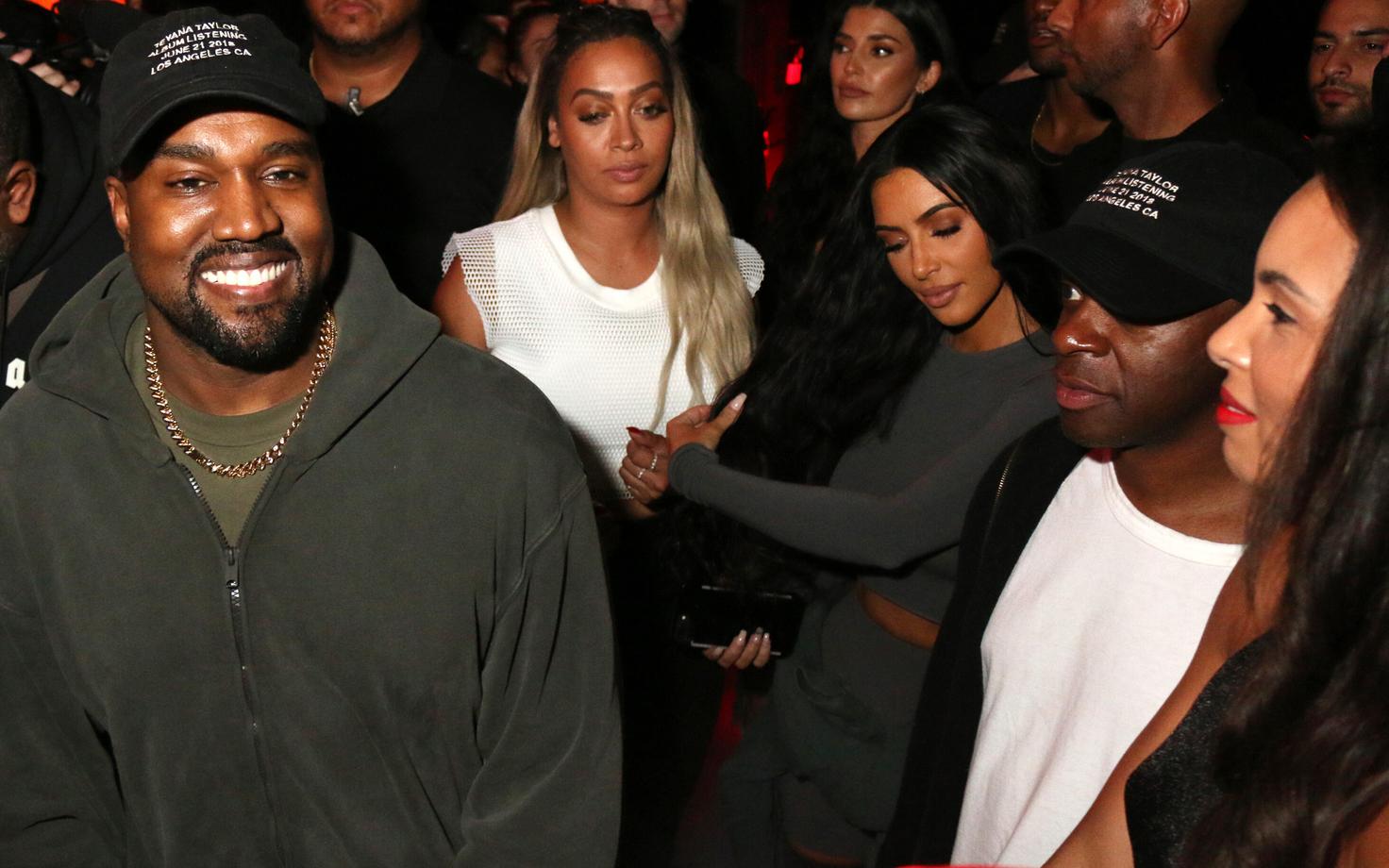 Kanye West (vasakul) Teyana Taylori albumi