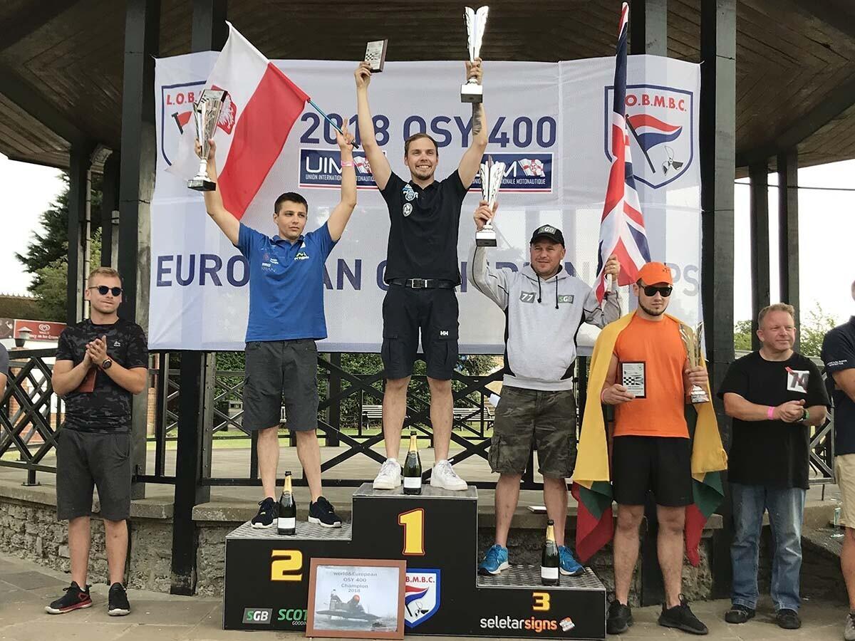 Vasakult Cezary Strumnik, Rasmus Haugasmägi, Jamie Marr