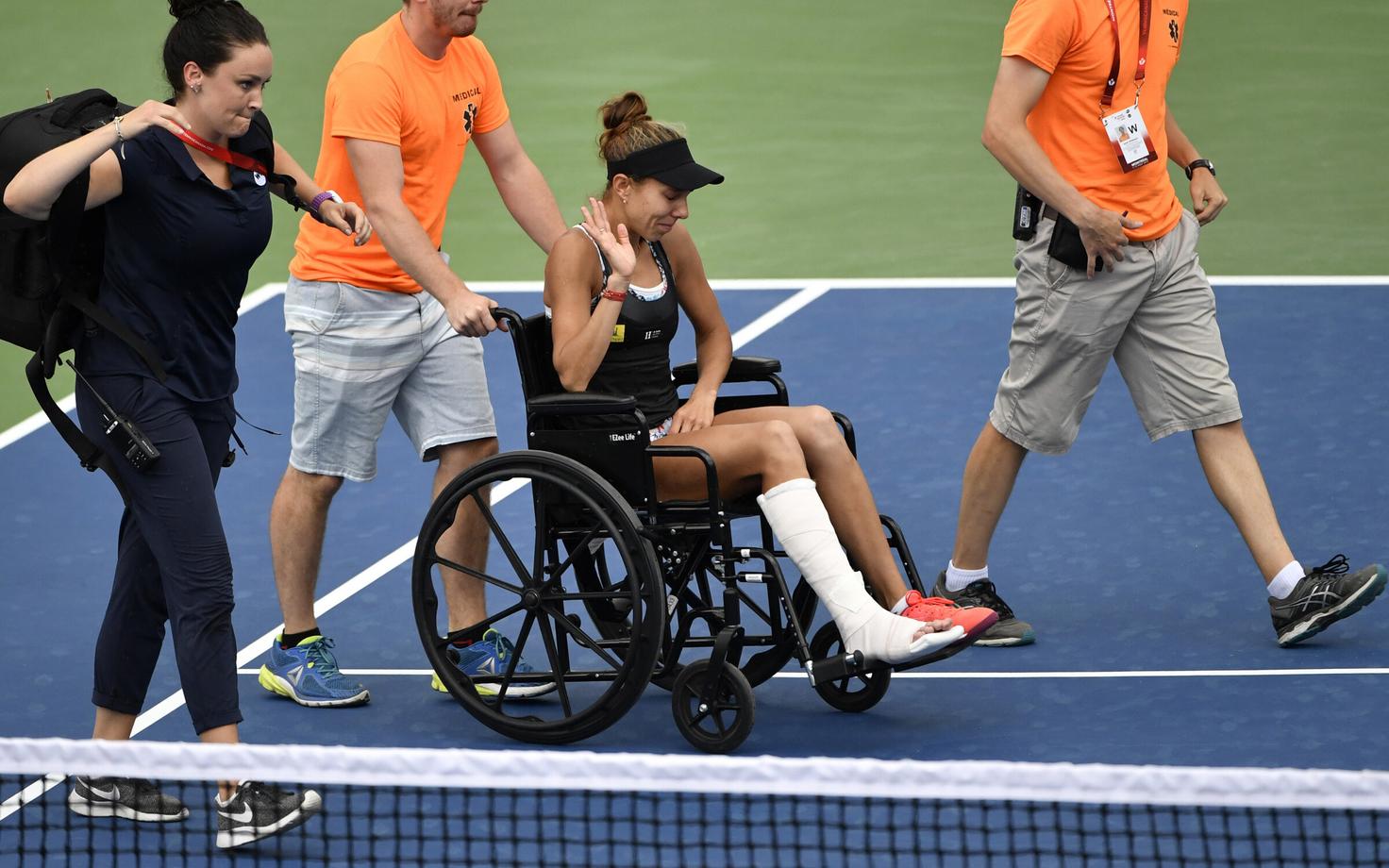 Mihaela Buzarnescu pidi Montreali tenniseturniiri pooleli jätma teises ringis