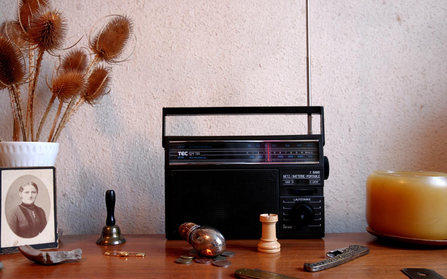 Kaasaskantav transistorraadio.