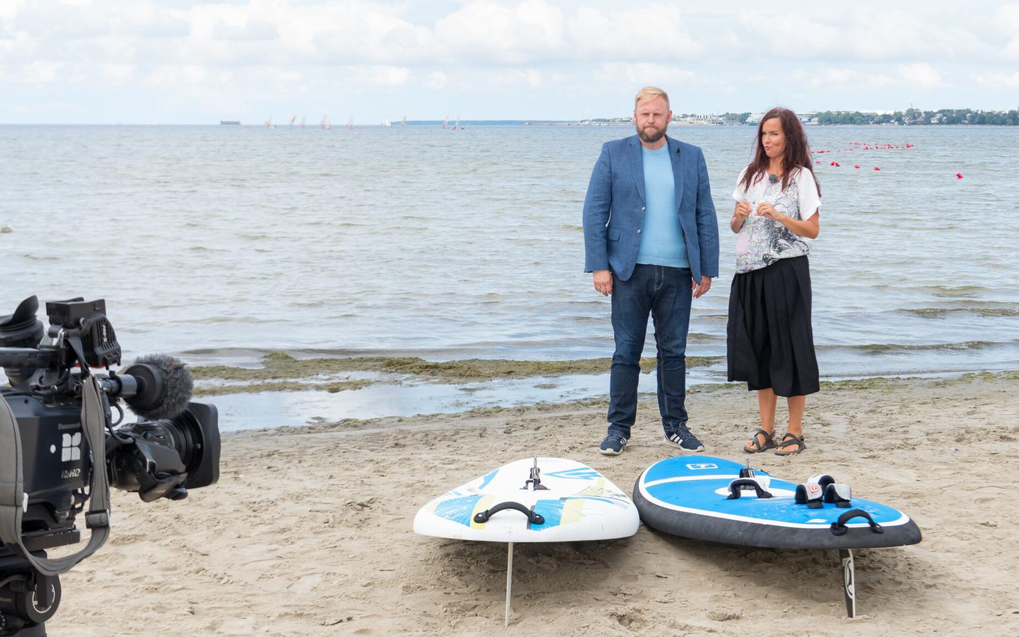 Peolaud mööda piiri - saatejuhid Katrin Viirpalu ja Urmas Vaino