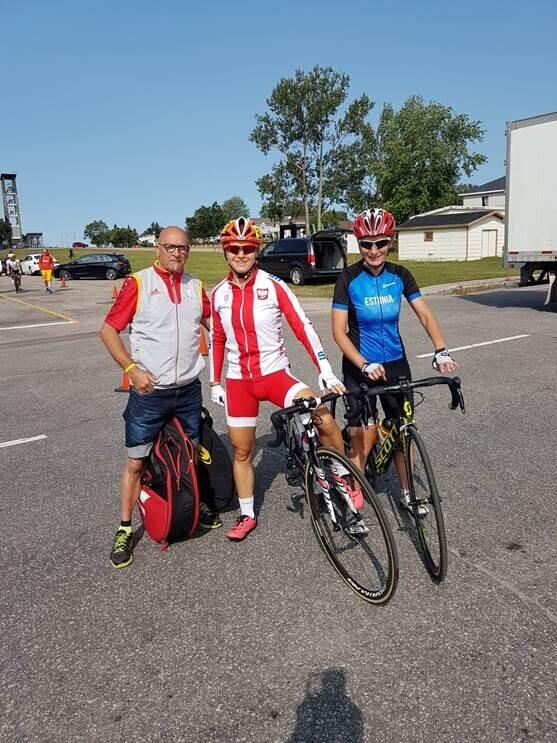Kanada etapi võitja ja MK-sarja võitja Anna Harkowska ja Mari-Liis Juul pärast grupisõitu