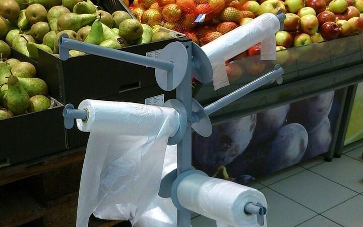 Особенно опасны целлофановые пакеты, которые в больших количествах содержат полиэтилен – источник метана и этилена.