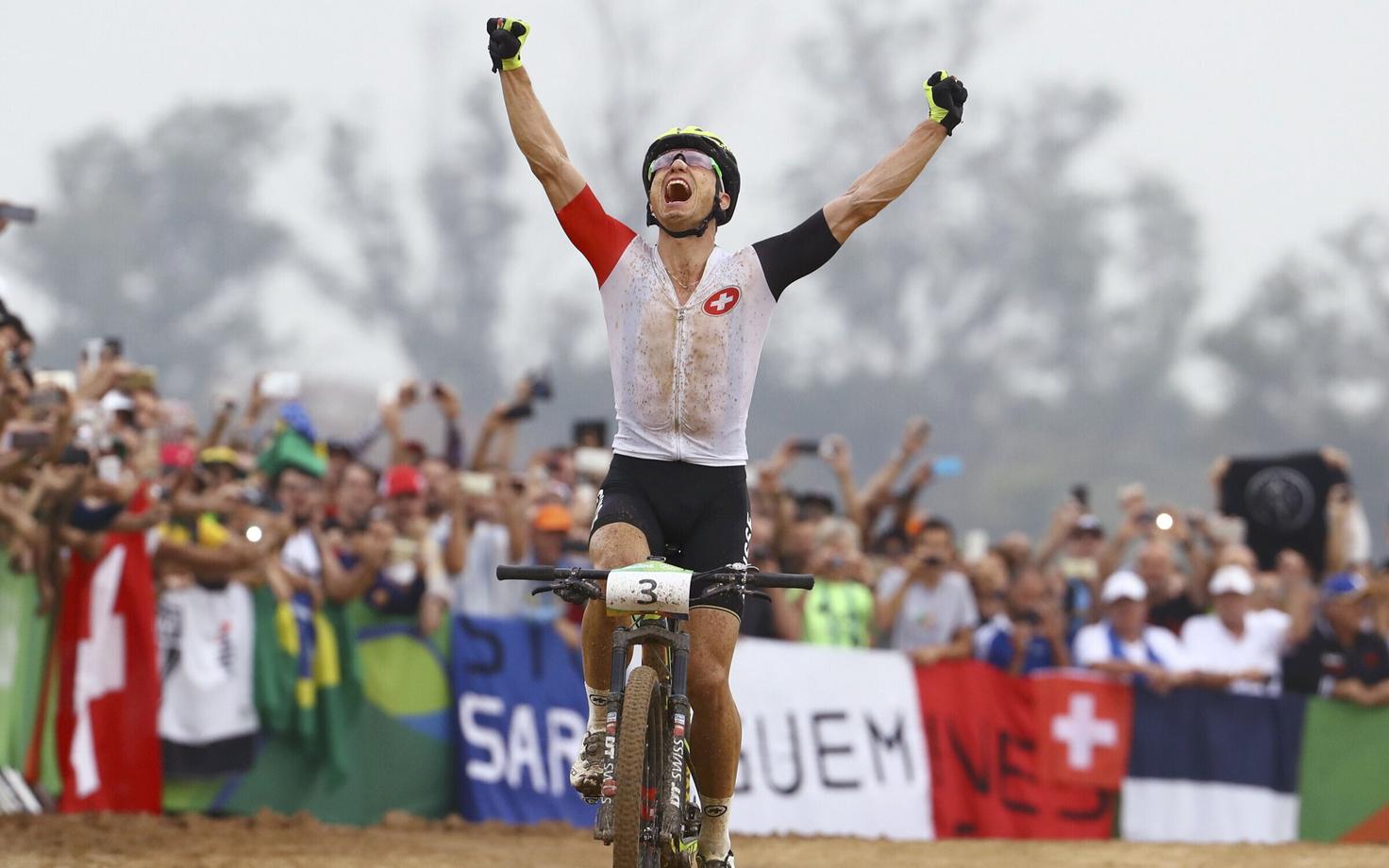 Nino Schurter võitmas Rio de Janeiros olümpiakulda