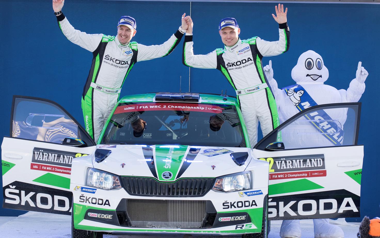 Pontus Tidemand (paremal) kaardilugeja Janne Anderssoniga