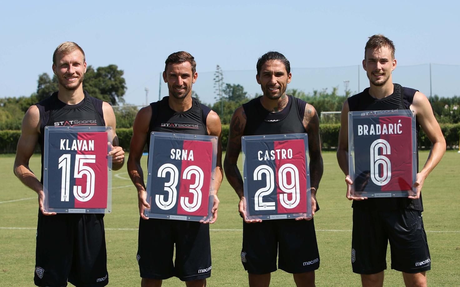 Ragnar Klavan ja Darijo Srna kuuluvad Cagliaris enimteenivate mängijate hulka.