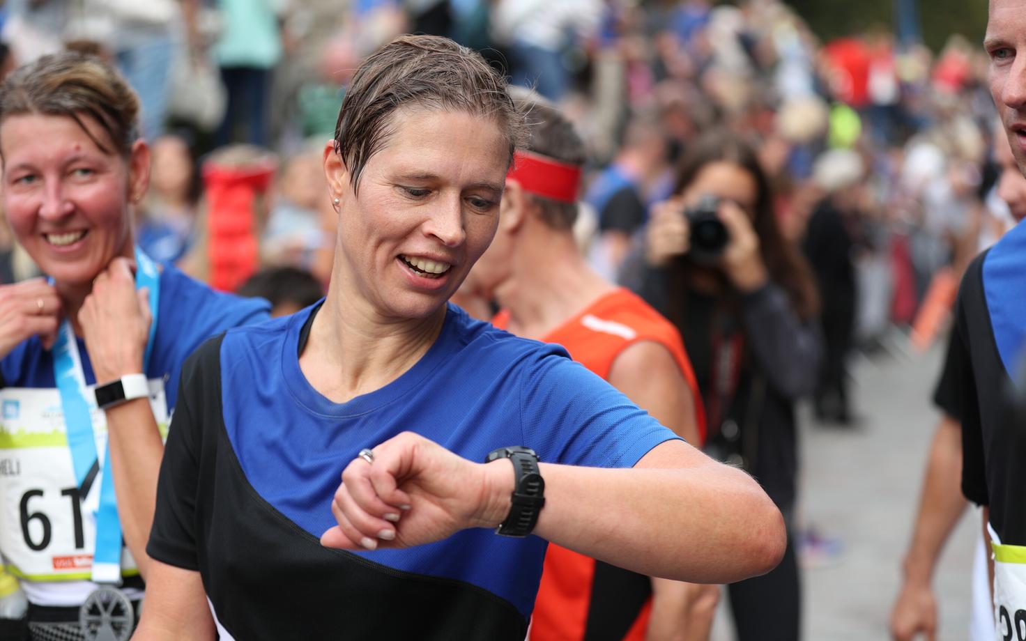 Kersti Kaljulaid Tallinna poolmaratonil