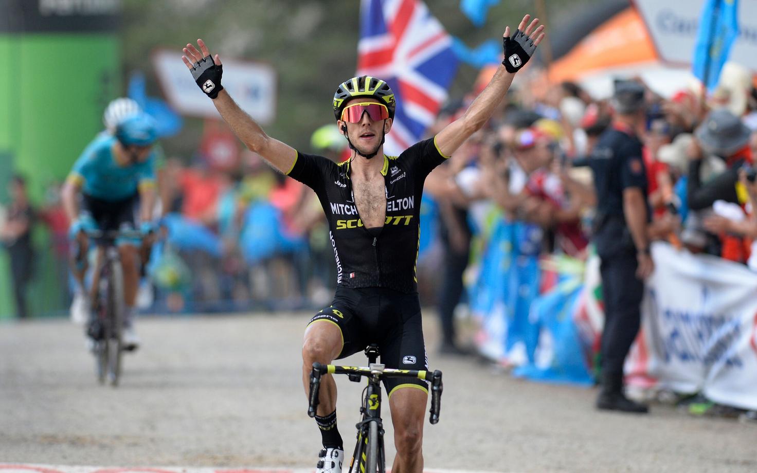 Simon Yates Vuelta etappi võitmas