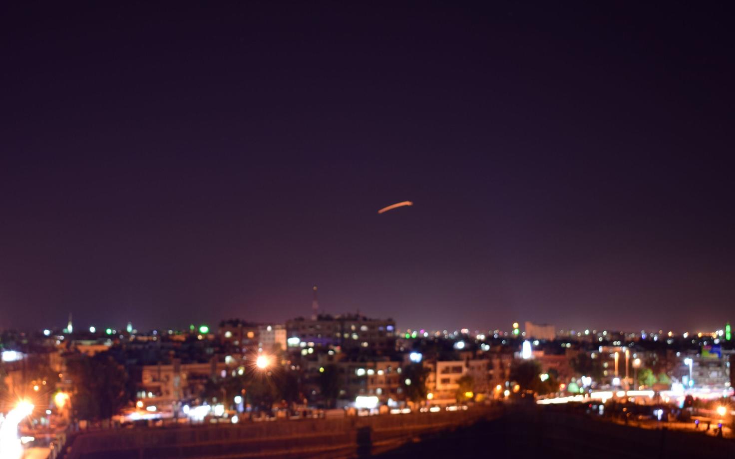 Süüria riikliku agentuuri avaldatud foto raketirünnakust.