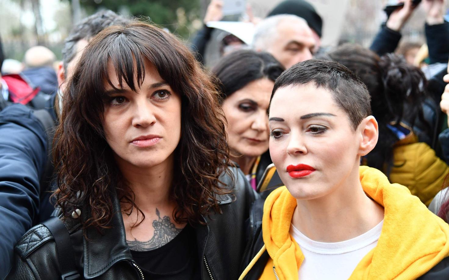 Näitlejad Asia Argento (vasakul) ja Rose McGowan.