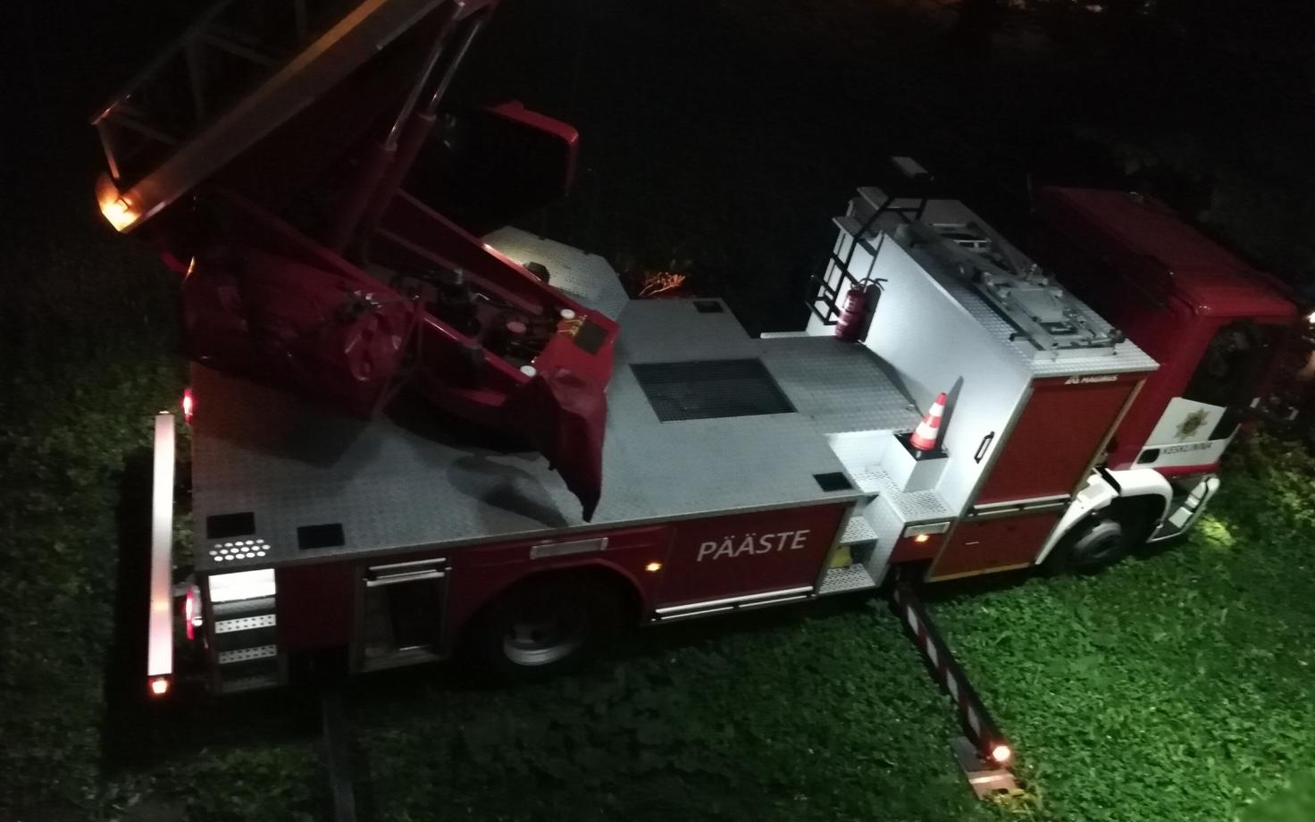 Спасатели.