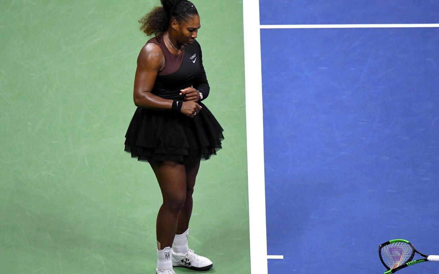 Serena Williams lõhkus US Openi finaalis reketi, millega kaasnes punktikaristus. Sealt edasi läks kõik allamäge.