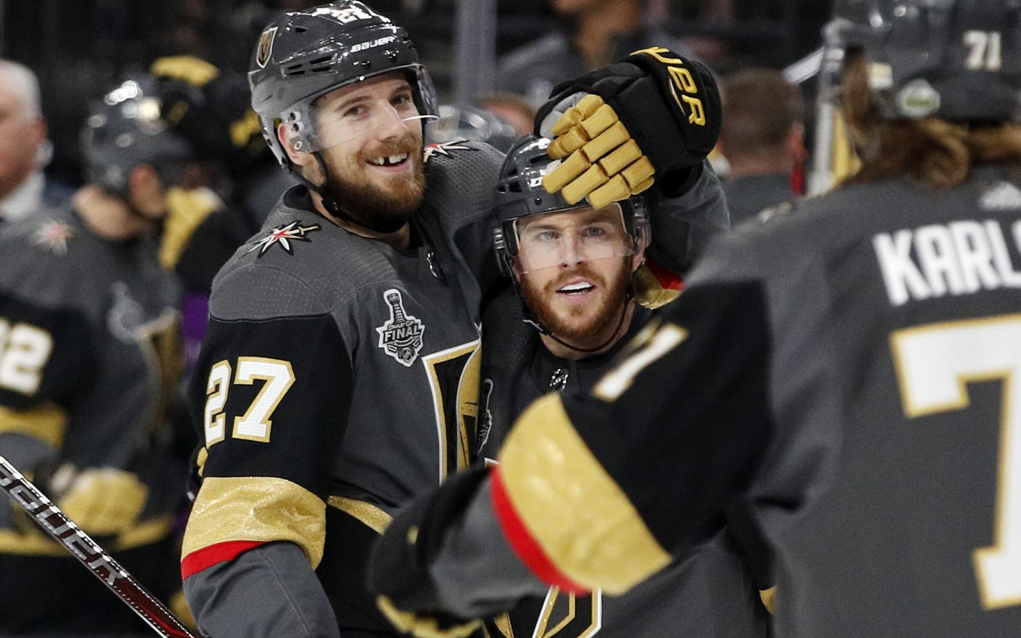 Shea Theodore (vasakul)