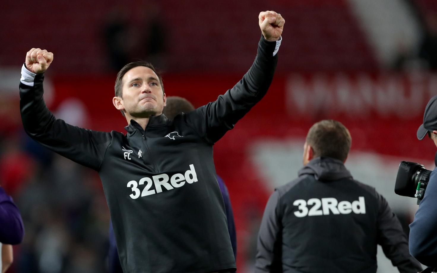Frank Lampard võidu üle rõõmustamas.