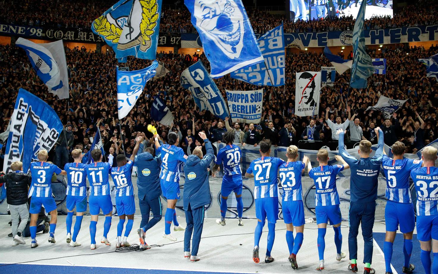 Berliini Hertha mängijad võitu tähistamas.