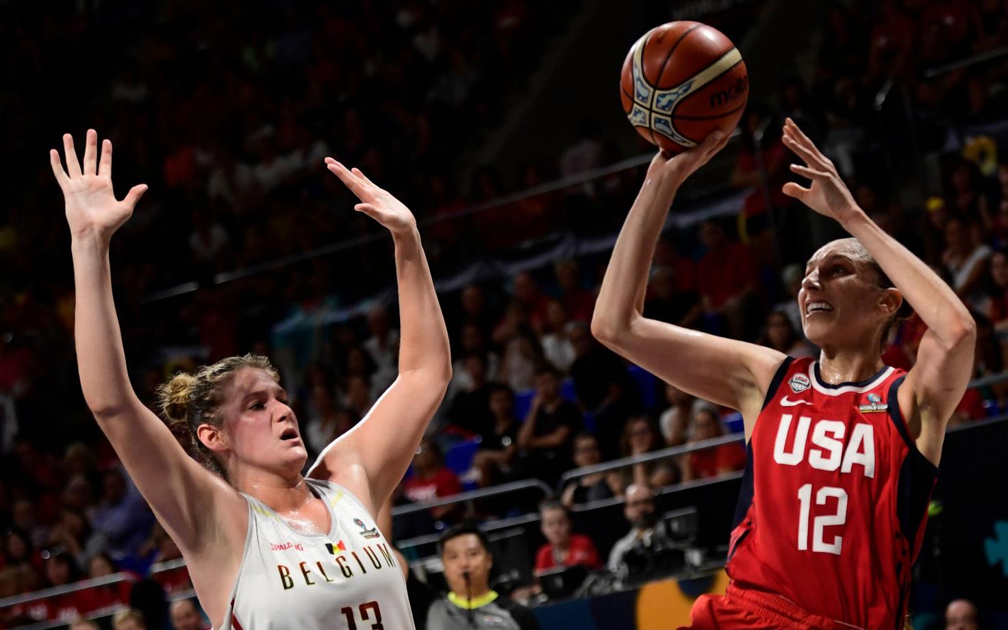 Diana Taurasi (paremal)