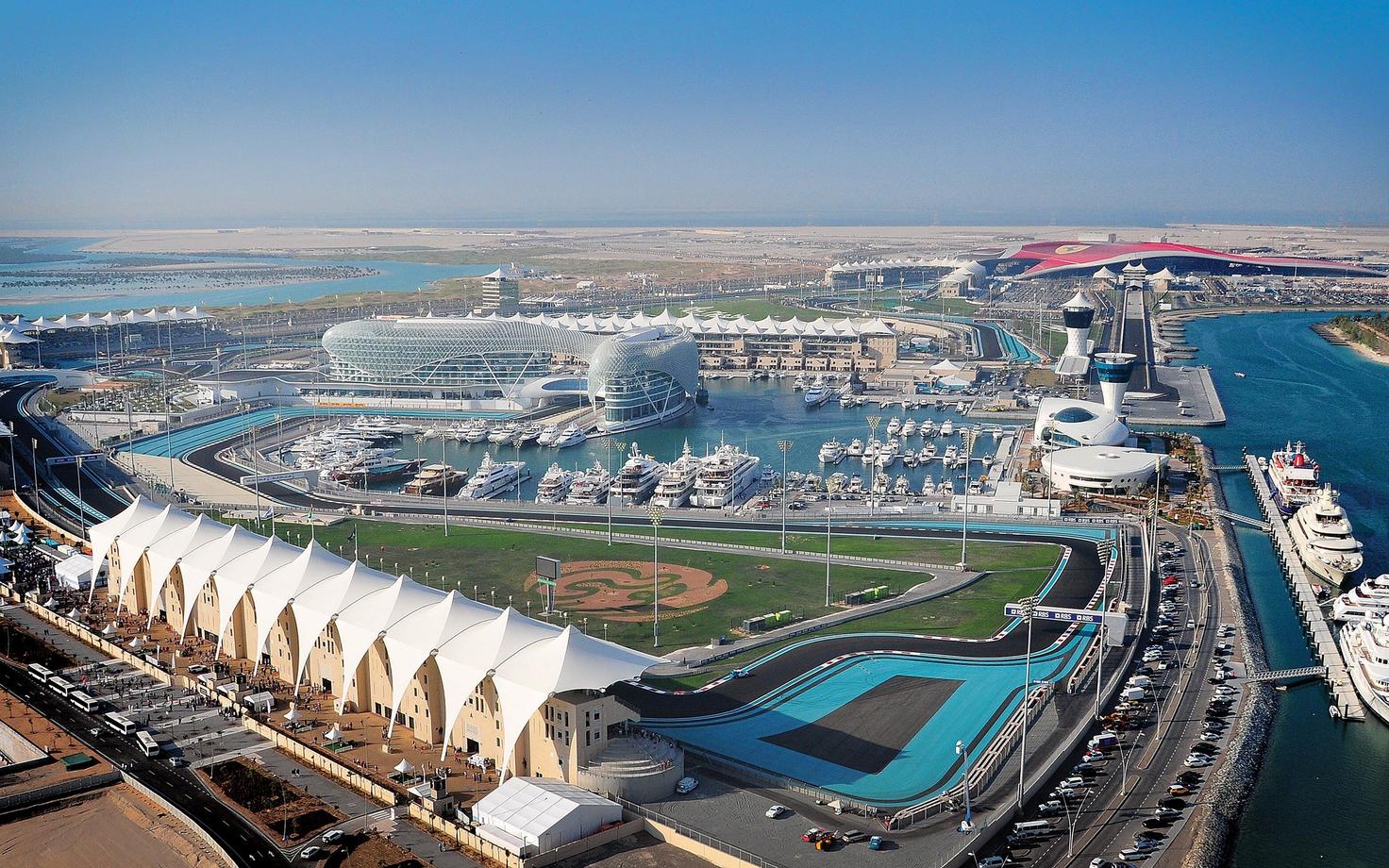 Yas Marina ringrada Abu Dhabi külje all.