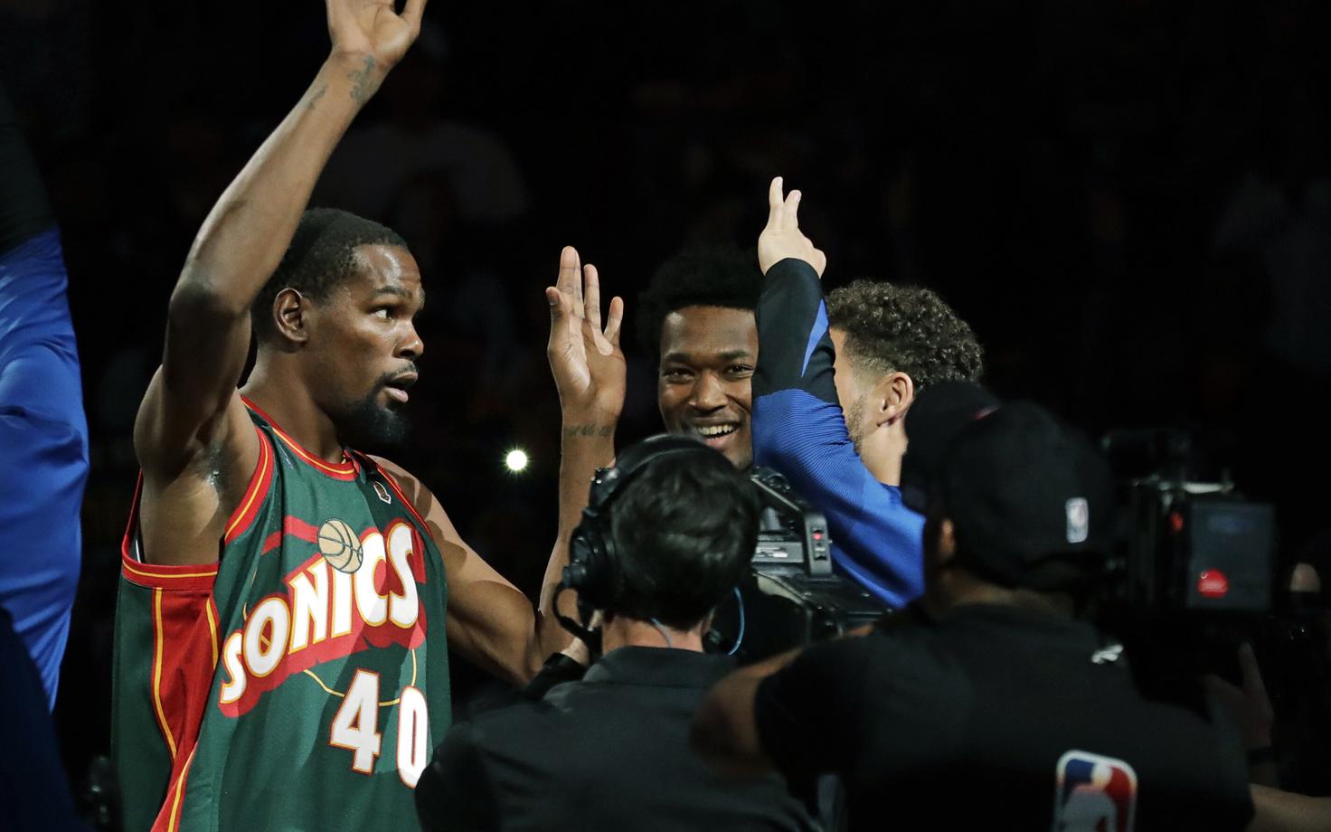 Kevin Durant Shawn Kempi särgis