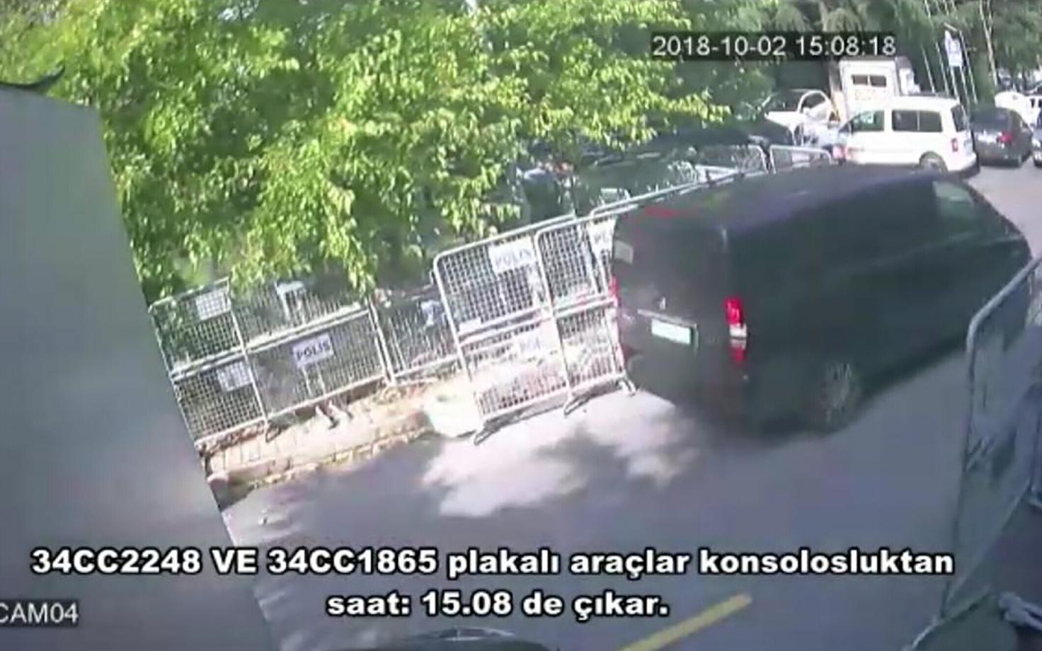 Valvekaamera foto kahtlasest mustast kaubikust Istanbulis.