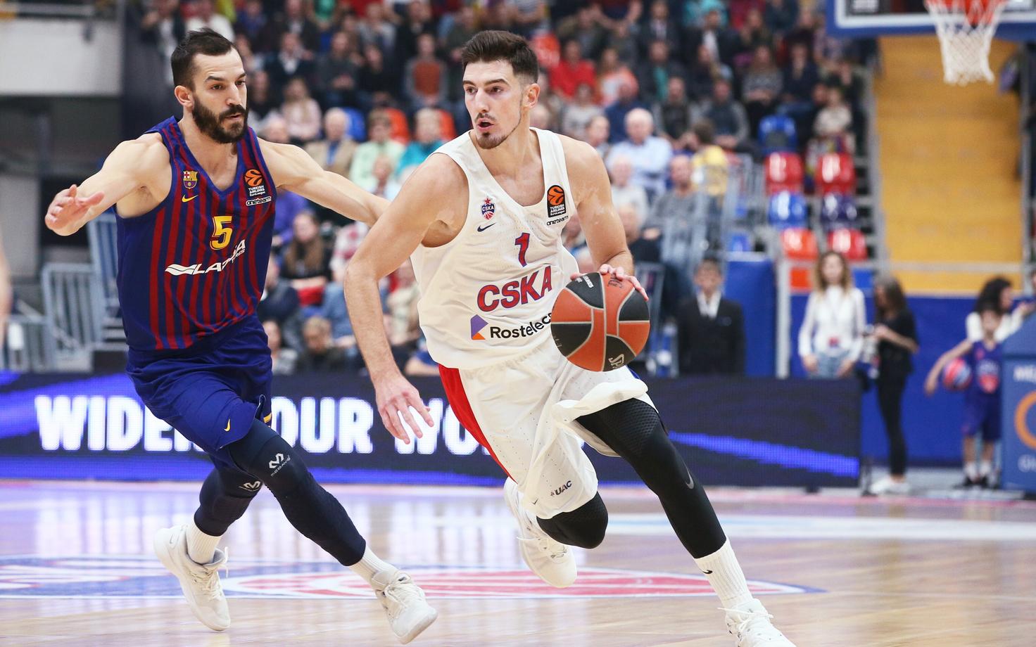 Nando De Colo (Moskva CSKA) ja Pau Ribas (Barcelona)