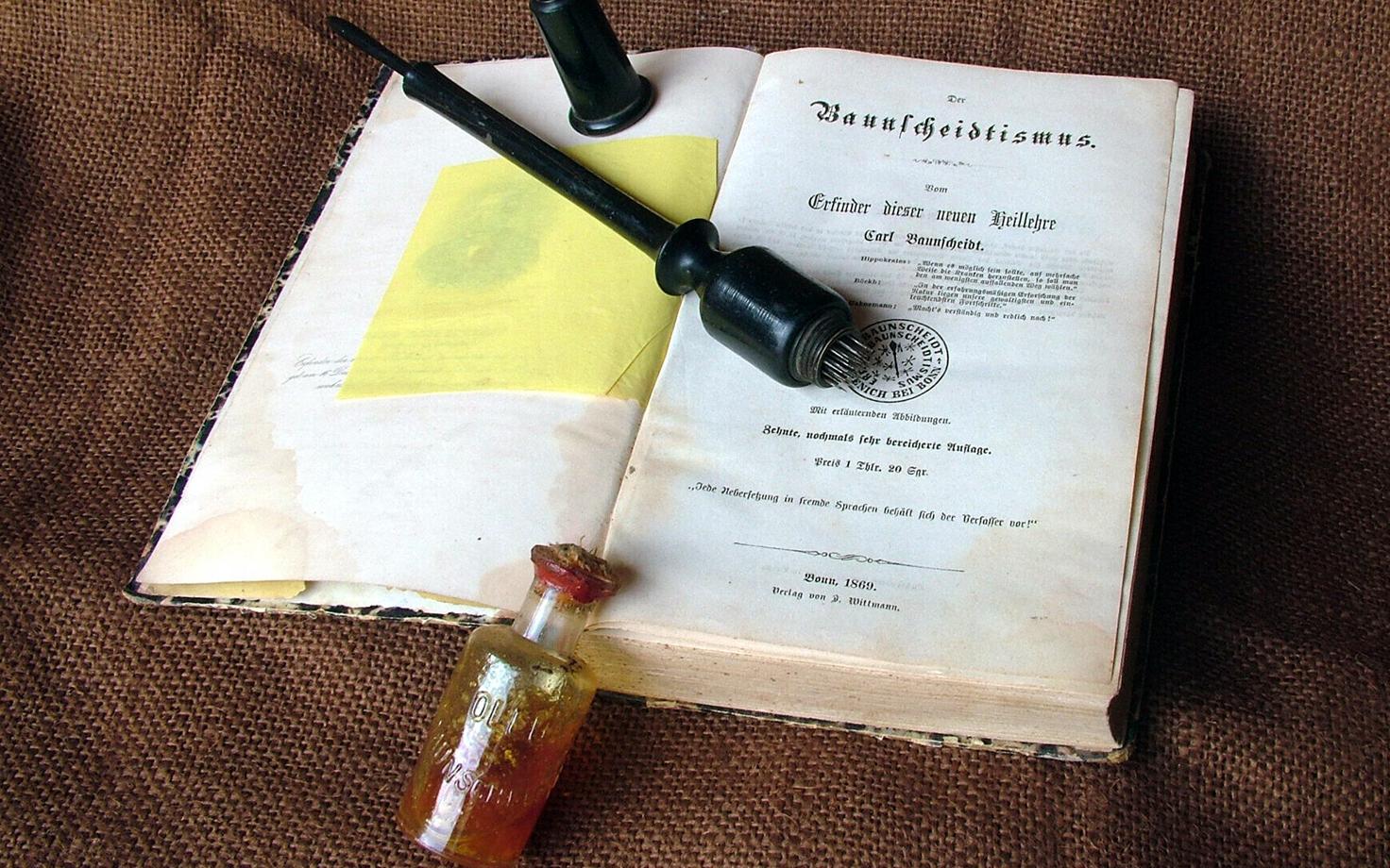 19. sajandist pärinev homöopaatia käsiraamat, mida klassikaline meditsiin ei tunnista, sest nendel võtetel teaduslikult tõendatud toime puudub.